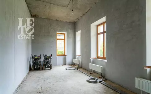 2-этажный коттедж 1 320 м² без отделки