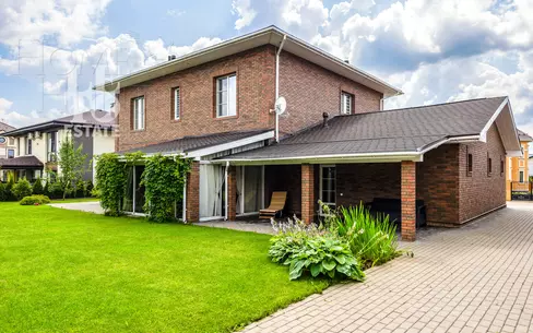 2-этажный коттедж 304 м² с отделкой