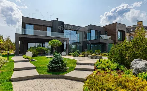 2-этажный коттедж 950 м² с отделкой