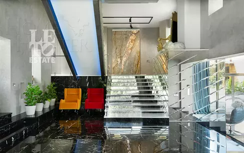 2-этажный коттедж 650 м² с отделкой