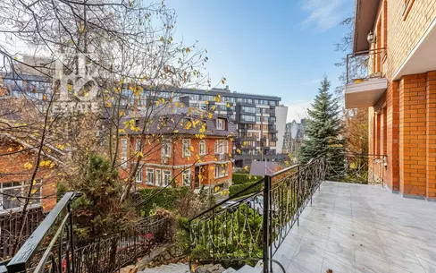 3-этажный коттедж 472 м² с отделкой