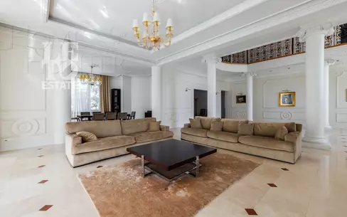 3-этажный коттедж 660 м² с отделкой