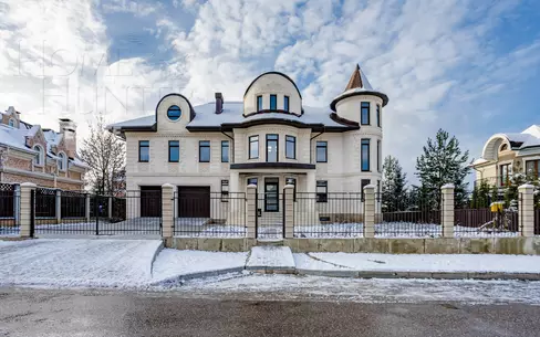 2-этажный коттедж 860 м² без отделки