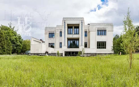 2-этажный коттедж 1 244 м² с отделкой