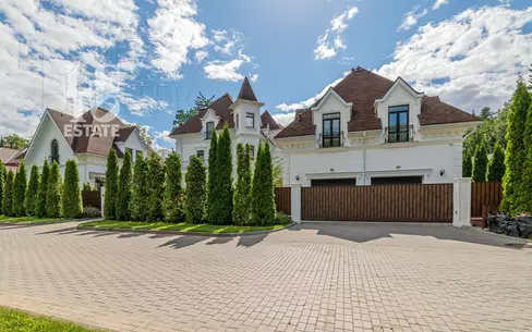 3-этажный коттедж 1 200 м² с отделкой