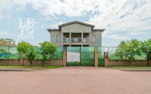 2-этажный коттедж 703 м² без отделки