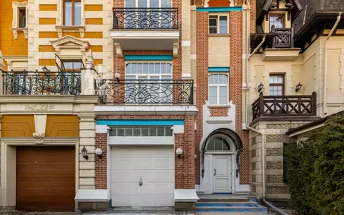 4-этажный таунхаус 395 м² без отделки