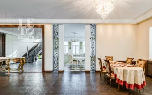 2-этажный коттедж 817 м² с отделкой