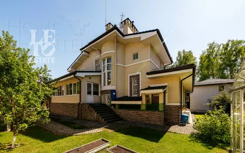 2-этажный коттедж 680 м² с отделкой