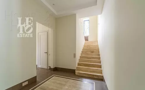 3-этажный коттедж 380 м² с отделкой