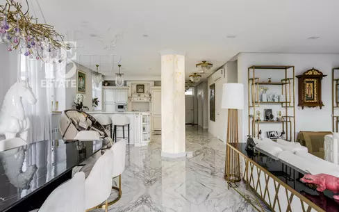 3-этажный коттедж 550 м² с отделкой