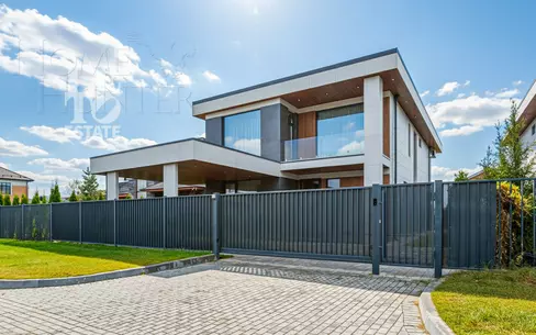 2-этажный коттедж 302 м² с отделкой