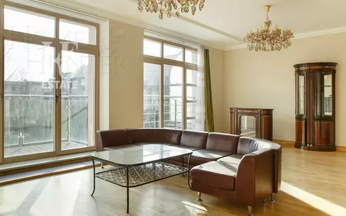 3-этажный таунхаус 264.6 м² с отделкой