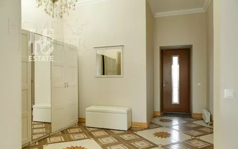 3-этажный таунхаус 264.6 м² с отделкой