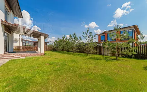 2-этажный коттедж 240 м² с отделкой