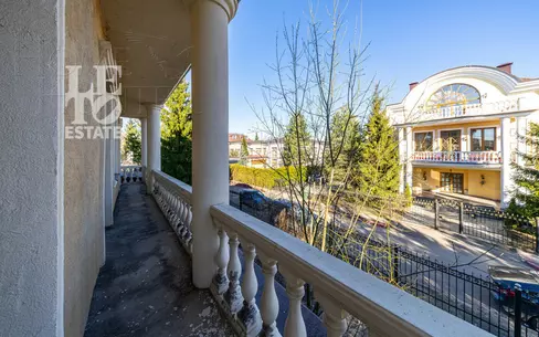 2-этажный коттедж 600 м² без отделки