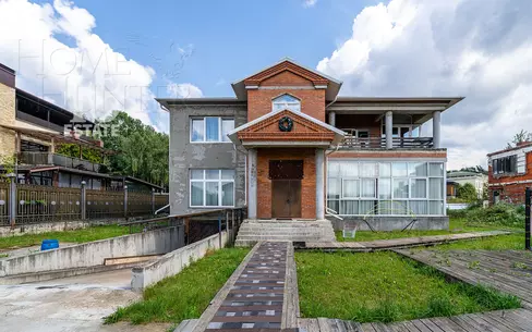 2-этажный коттедж 1 100.7 м² с отделкой