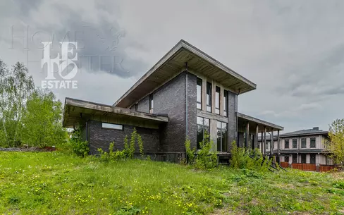 2-этажный коттедж 691.4 м² без отделки