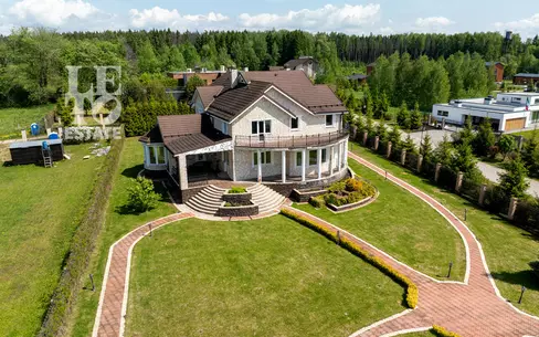 2-этажный коттедж 795 м² без отделки