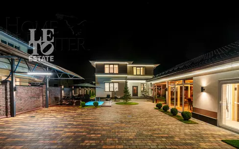 2-этажный коттедж 244 м² с отделкой