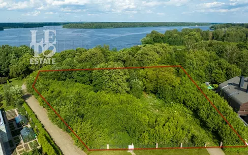 Участок 54.02 сот. в охраняемом поселке