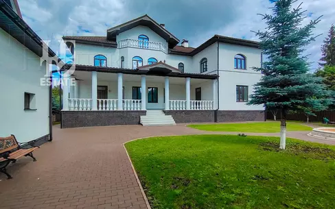 2-этажный коттедж 1 350 м² без отделки