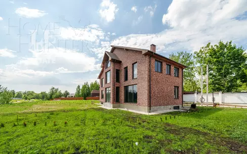 2-этажный коттедж 398.2 м² без отделки