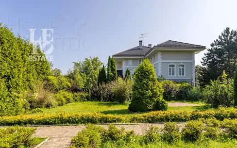 2-этажный коттедж 600 м² с отделкой
