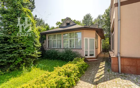 2-этажный коттедж 600 м² с отделкой