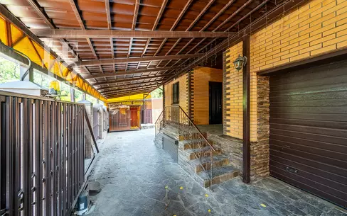 2-этажный коттедж 500 м² с отделкой