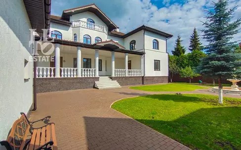 2-этажный коттедж 1 350 м² без отделки