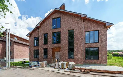 2-этажный коттедж 398.2 м² без отделки