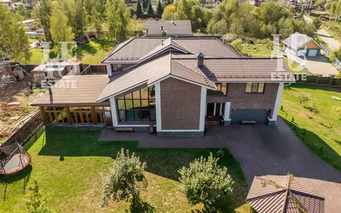 2-этажный коттедж 495.7 м² с отделкой