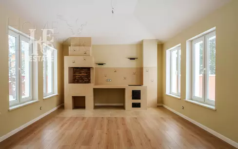 3-этажный коттедж 600 м² с отделкой