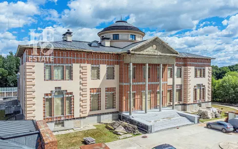 3-этажный коттедж 4 000 м² с отделкой