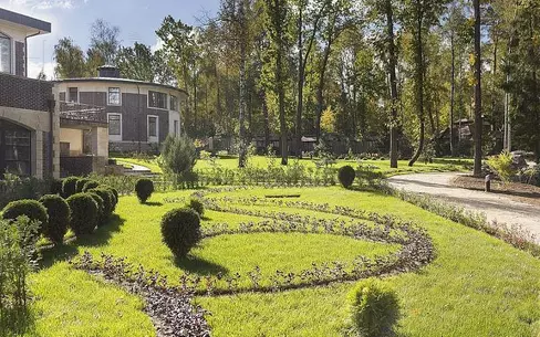 2-этажный коттедж 4 000 м² с отделкой