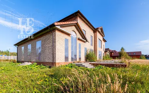 2-этажный коттедж 1 050 м² без отделки