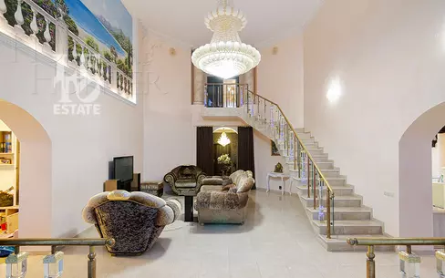 2-этажный коттедж 550 м² с отделкой