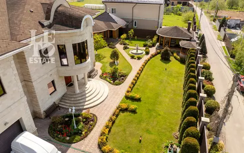 2-этажный коттедж 529.6 м² с отделкой