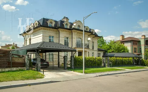 2-этажный коттедж 1 200 м² с отделкой