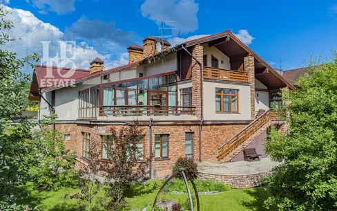 3-этажный коттедж 692.6 м² с отделкой