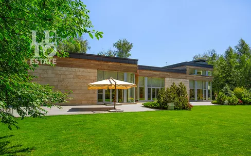 1-этажный коттедж 650 м² с отделкой