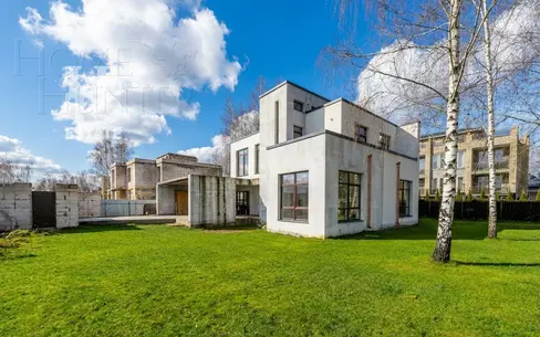 2-этажный коттедж 300 м² без отделки