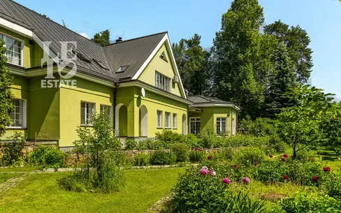 2-этажный коттедж 675.8 м² с отделкой