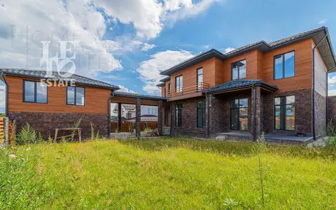 2-этажный коттедж 556.2 м² без отделки