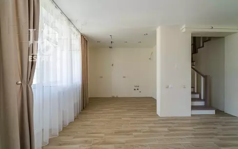 2-этажный таунхаус 286.7 м² с отделкой