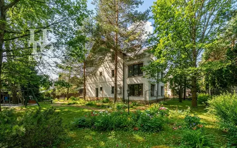 3-этажный коттедж 520 м² с отделкой