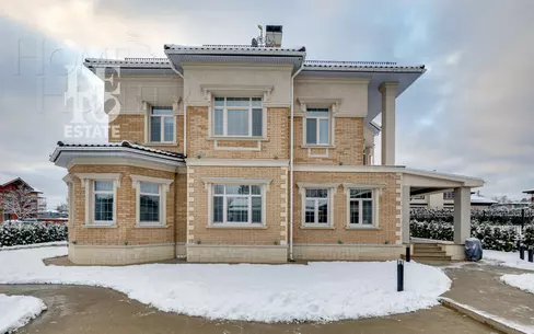 2-этажный коттедж 688 м² с отделкой