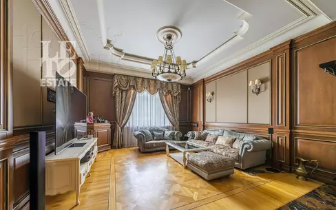 2-этажный коттедж 1 500 м² с отделкой