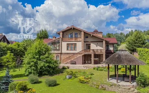 3-этажный коттедж 692.6 м² с отделкой